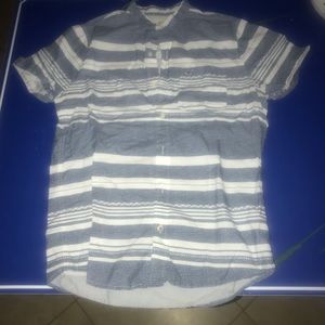 Men’s Hollister fitted dress tee